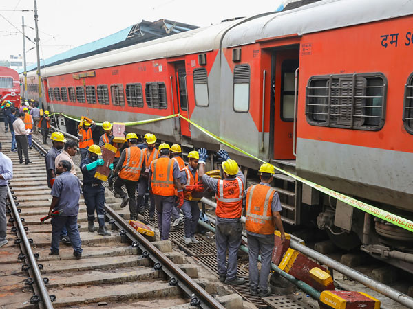 Charminar Express derailed at Nampally railway station Charminar Express derailed at Nampally railway station