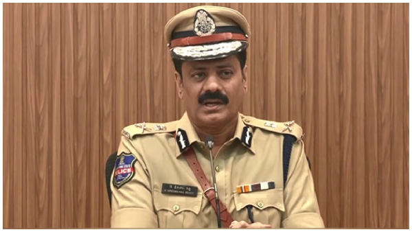 Hyderabad CP Kothakota Srinivas Reddy has transferred all the staff of Punjagutta police station at once