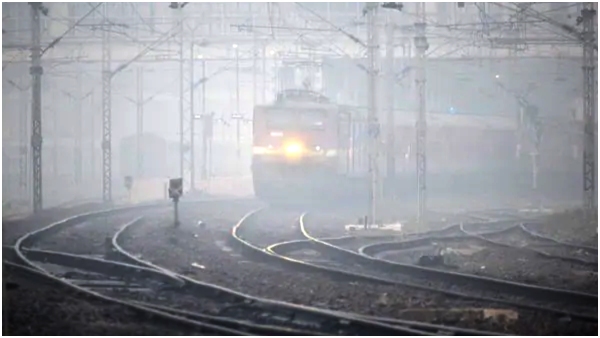  Due to dense fog, railways have to pay Rs. 1.22 crore loss...