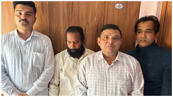 Fake GST officials caught in movie style after stealing jewelery from jewelery showroom in Bengaluru