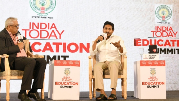 ys jagan slams congress party for divide and rule politics with his sister ys sharmila