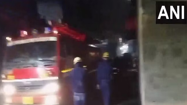 A terrible fire accident in the capital of the country, Delhi... four people died.. A terrible fire accident in the capital of the country, Delhi... four people died..
