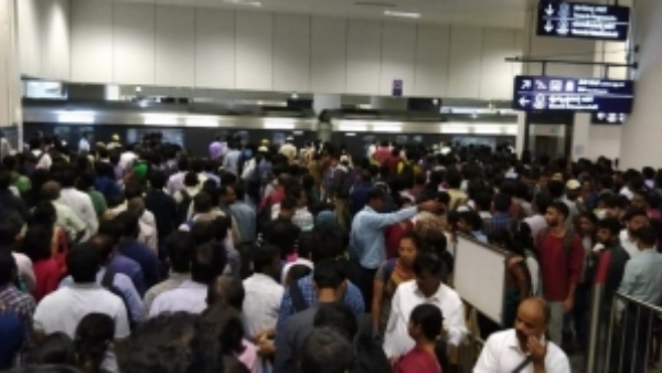 Lakhs of commuters traveled by Bengaluru Metro train till early morning on Monday.