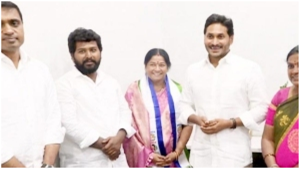 Former Bellary MP Santa joined YSRCP in the presence of CM Jagan for his political future