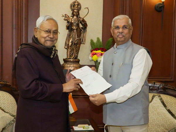 CM Nitish Kumar submits his resignation to Governor
