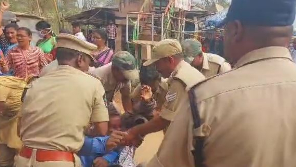 Labor unions and people unions Jail Bharo created tension in AP: police forcibly Arrested!! Labor unions and people unions Jail Bharo created tension in AP: police forcibly Arrested!!