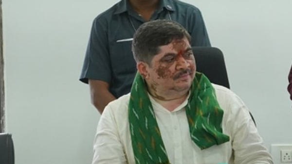 Ponnam prabhakar hits out at bandi sanjay for comments on congress govt