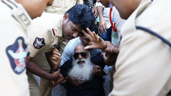 Cases registered against JC Prabhakar Reddy in two police stations.. This is the reason!!