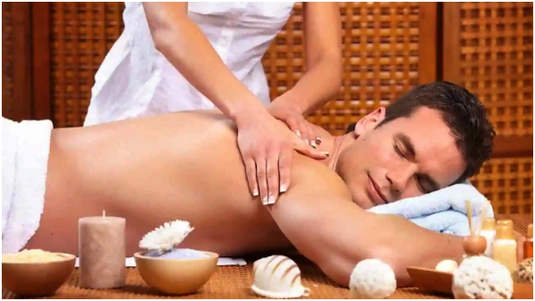 The husband killed his wife who was enjoying having an illicit relationship and went to the park to sleep near Bengaluru