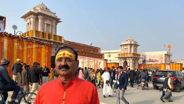 TTD Chairman Bhumana karunakar reddy distributed Tirumala laddus in Ayodhya!! TTD Chairman Bhumana karunakar reddy distributed Tirumala laddus in Ayodhya!!
