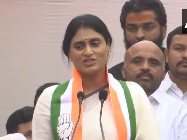 YS Sharmila will take charge as APCC president on 21st January, key leaders to join in the party YS Sharmila will take charge as APCC president on 21st January, key leaders to join in the party