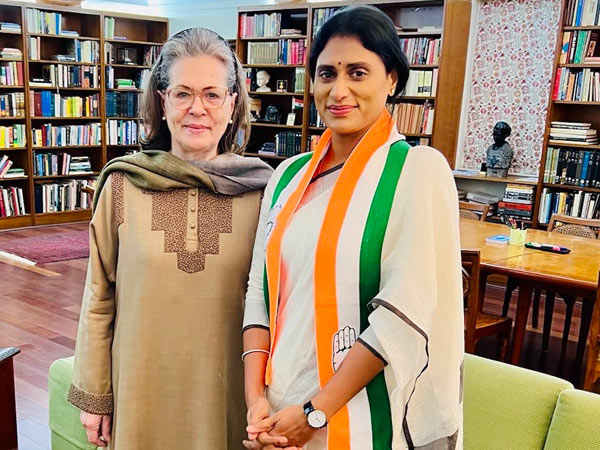 Sonia Gandhi to contest from Khammam Lok Sabha for next Elections, as TPCC Request