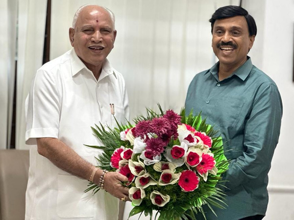 MLA Gali Janardhan Reddy remembers the old days spent with former CM BS Yeddyurappa MLA Gali Janardhan Reddy remembers the old days spent with former CM BS Yeddyurappa