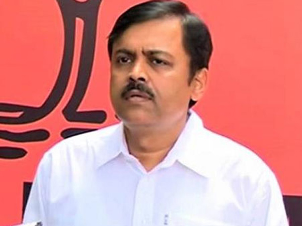 bjp mp gvl narasaimharao suspects poll plan behind ysrcps hyderabad joint capital demand