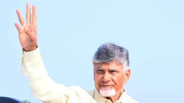 setback to jagan regime as vijayawada acb court dismissed cid chargesheet against chandrababu