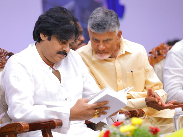 Pawan Kalyan Election Strategy Changed with Chandrababu Effect; interest on tdp Janasena candidates list!!