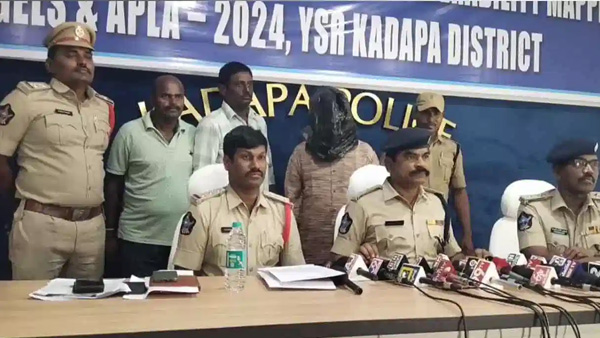 obscene posts, fake accounts on YS Sharmila, Vijayamma, Sunitha Reddy: Visakha realtor arrested!!