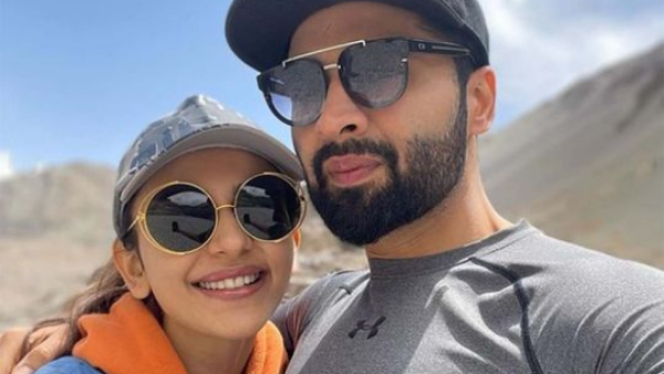 PM modi call Rakul & Jackky change wedding venue