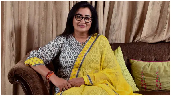 Mandya MP Sumalatha made sensational comments that her life was in danger Mandya MP Sumalatha made sensational comments that her life was in danger