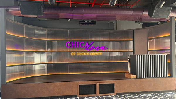 Samosas and Glamour:Sunny Leones Extravagant Culinary Affair Unveiled in Noida