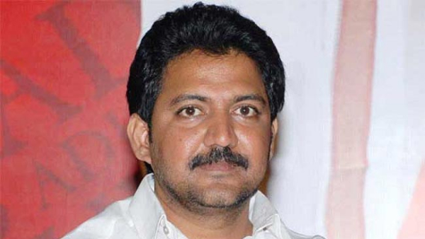  Four arrest warrants issued against Gannavaram MLA Vallabhaneni Vamsi!!