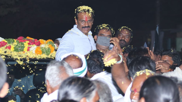 YCP leadership invites Vangaveeti Radha in to the party offers Loksabha seat