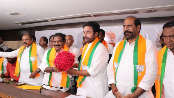 Aroori Ramesh joins bjp likely to get warangal mp seat
