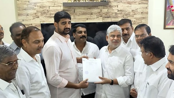 brs leaders meets telangana speaker gaddam prasad on mla Danam Nagender issue