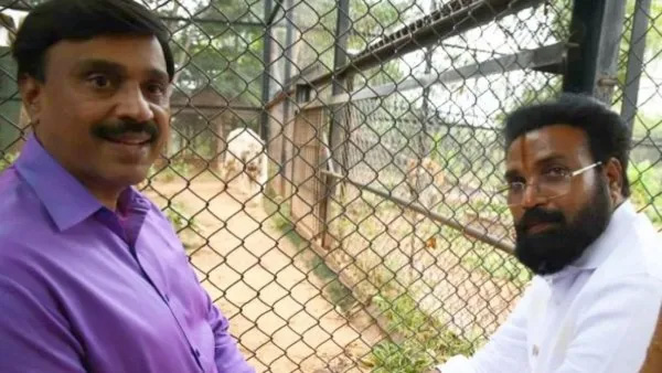 Gali Janardhan Reddy is fielding his own party s candidate against his close friend Sri Ramulu in Bellary