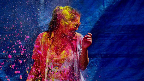 Holi 2024 If you see these things in your dreams before Holi you will become rich