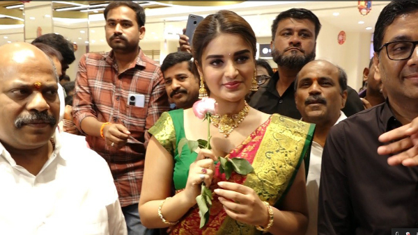 heroine nidhhi agerwal grandly relaunched CMR Shopping Mall in Uppal