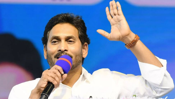 YS jagan upper hand in godavari districts YS jagan upper hand in godavari districts