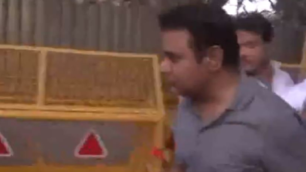 BRS leader KT Rama Rao reached ED office in Delhi to meet Kavitha BRS leader KT Rama Rao reached ED office in Delhi to meet Kavitha