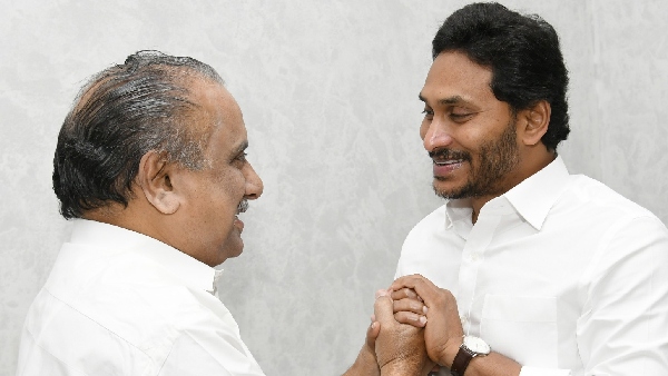 Kapu leader Mudragada Joins in YSRCP May play key role in Godavari districts Kapu leader Mudragada Joins in YSRCP May play key role in Godavari districts