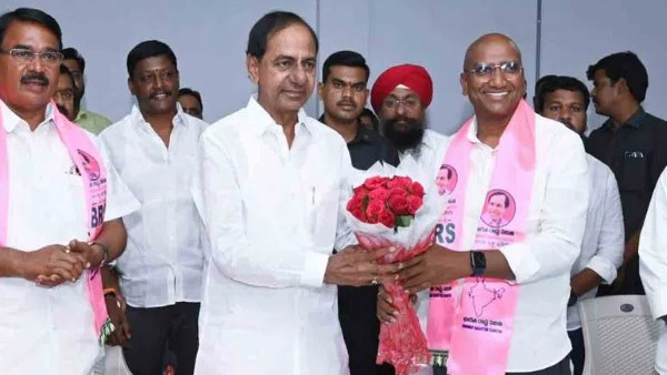 RS Praveen kumar joins brs party on the presence of KCR