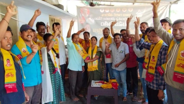 TDP kurupam candidate Jagadeeswari violates election code alleged used govt quarters for joinings in the party