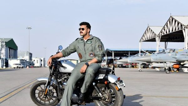 Varun tej operation valentine review and rating