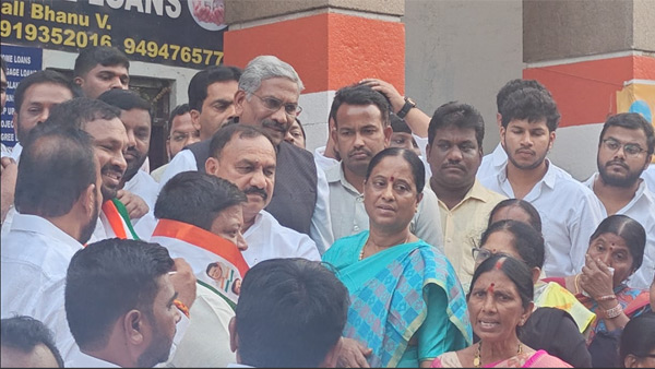BRS MP P Dayakar joins the Congress