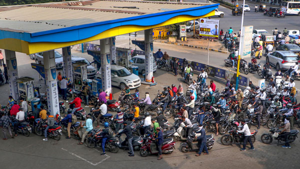 Petrol Diesel Prices Slashed By Rs 2 All Over India Ahead Of Lok Sabha Polls Petrol Diesel Prices Slashed By Rs 2 All Over India Ahead Of Lok Sabha Polls