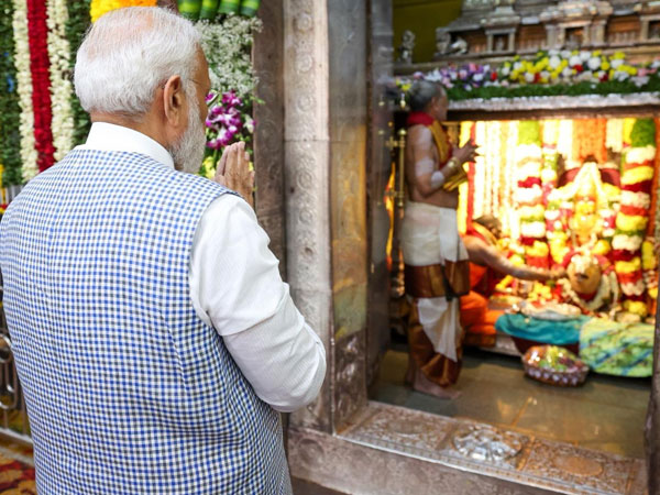 Prime Minister Narendra Modi visited Mahankali Ammavaru Temple Prime Minister Narendra Modi visited Mahankali Ammavaru Temple
