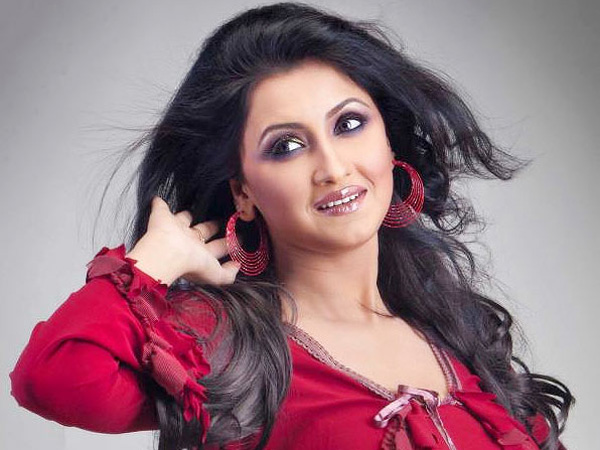 senior heroine rachana banerjee comments on nandamuri balakrishna