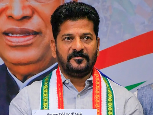 CM Revanth Reddy good news for journalists: Housing sites for them!!