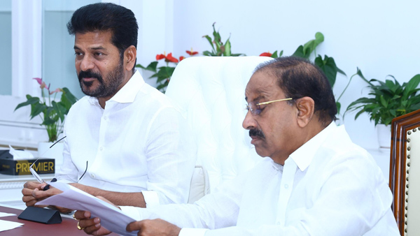 CM Revanth Reddy ordered to complete the distribution of Rythu Bandhu money in the next ten days