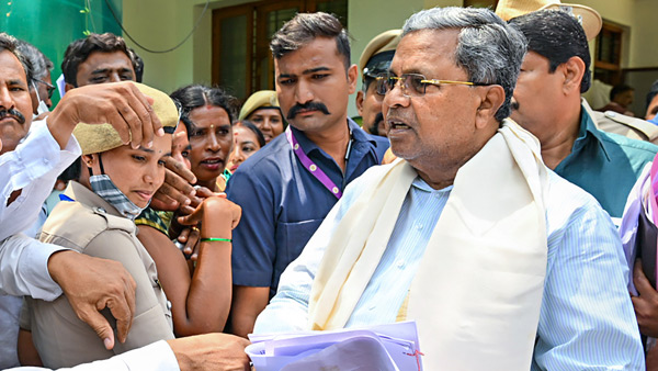 Karnataka CM Siddaramaiah should resign from the post of CM if he does not win more MP seats Karnataka CM Siddaramaiah should resign from the post of CM if he does not win more MP seats