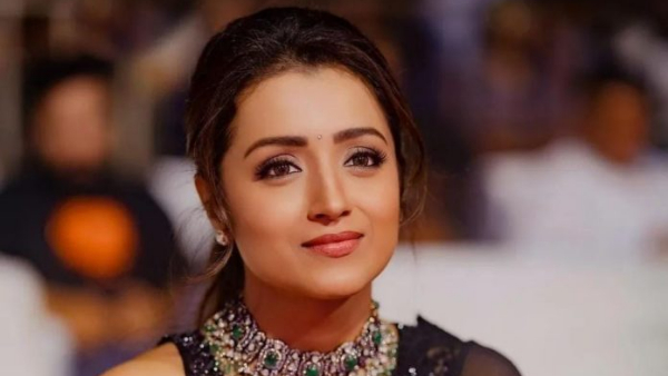 heroine trisha facing Another controversy