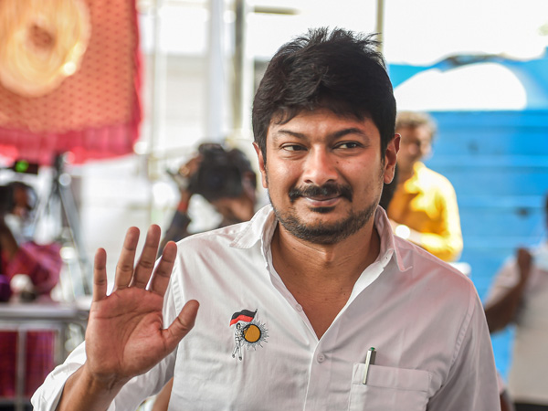 Bengaluru special court issued summons to Tamil Nadu CM MK Stalin s son Udayanidhi Stalin Bengaluru special court issued summons to Tamil Nadu CM MK Stalin s son Udayanidhi Stalin