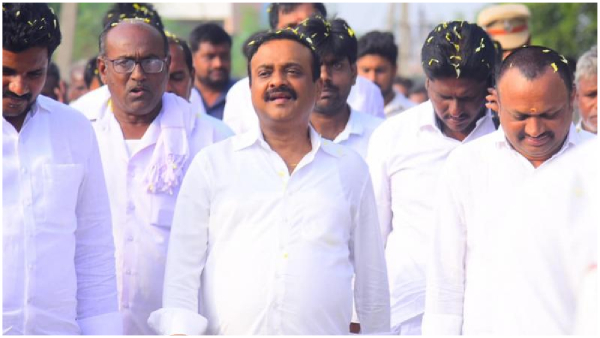 pawan kalyan confirms vallabhaneni balashowry as machilipatnam janasena mp candidate