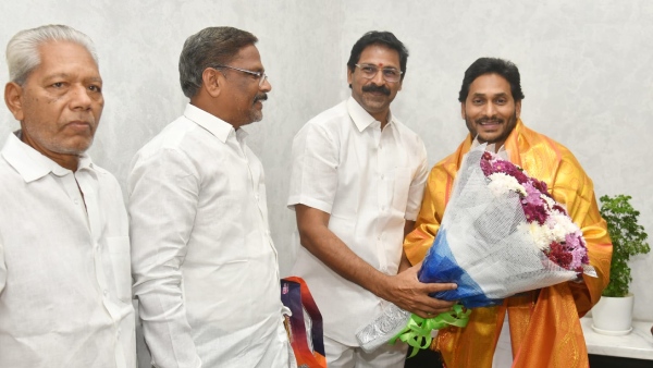 Kapu leader Vangaveeti Narendra joined in YSRCP