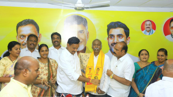 Nandigama Ycp councillors joins tdp