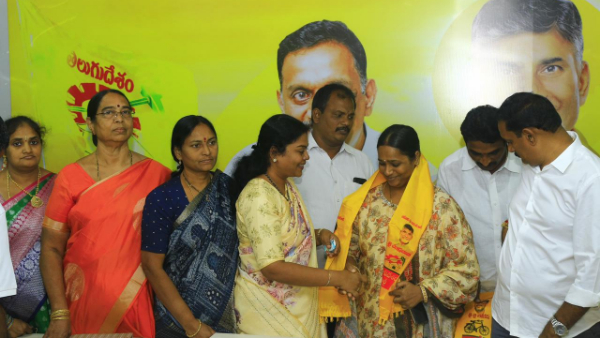 Nandigama Ycp councillors joins tdp